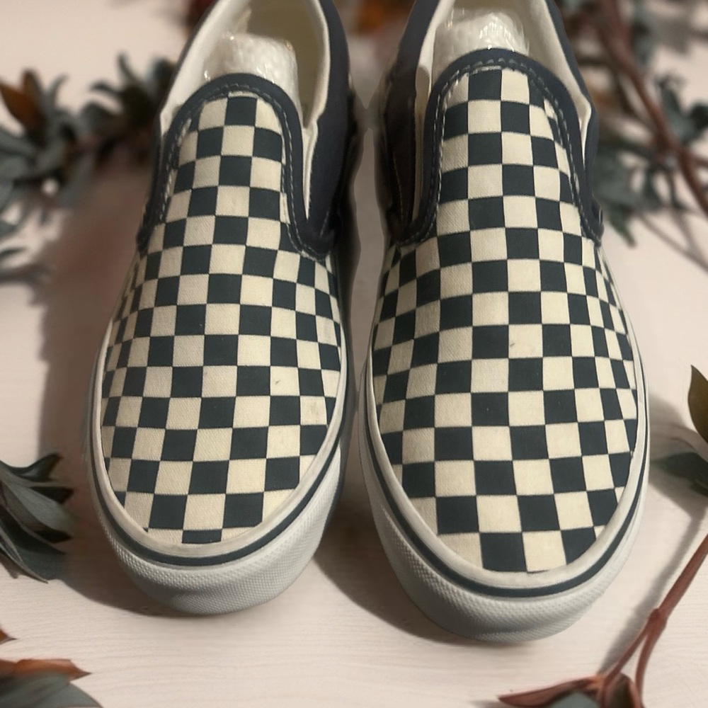 Vans UniSex Checkered Slip Ons Size 6.5 juniors
NWOT - Picture 5 of 10